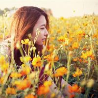 美白透明的黄道带女性,可怜的伪装