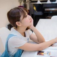 为自己对三名学生最尴尬,他们非常纠结,但它们对夫人和儿童非常慷慨。