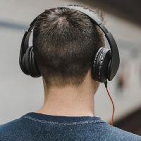 我想在我脸上写的是最有可能被看到的。