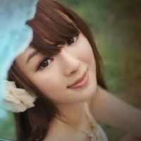 “首先是甜蜜的”三个主要女性,在早年遭受困难,在她的年龄没有疾病和灾难