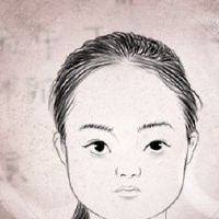 一个女人脸的圆脸很宽