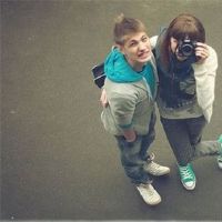 这些明星男人追逐你应该小心,他们只是想取笑你。