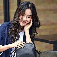 这个女孩的两个词是什么优雅的名字?