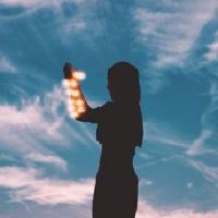 2022年属虎女本命年戴哪些好