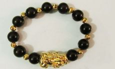 男士佩戴招财辟邪手链,哪只手佩戴最能招来财运?