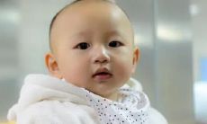 2023年32岁的人属于哪个生肖?如果是属蛇人,并且二次婚姻,那么他/她再婚的年龄是多少?