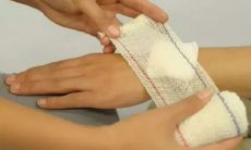 弹力绷带八字缠绕法:一种具有稳定作用的伤势包扎方式的探究与实践