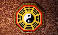 通过八字算命,如何界定中年的年龄范围并预测中年阶段好运?