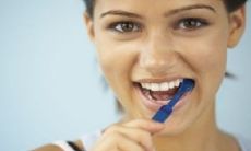 梦见掉牙出血是什么意思(梦见掉牙出血还疼是怎么回事)