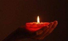 比肩在日柱配偶外遇(辛巳日柱的配偶家境)