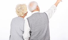 做梦梦见死去的亲人又死了一次(梦到死去的亲人很恐怖)