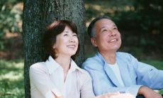 梦到掉牙亲人离世(梦见掉牙能和家人说吗)