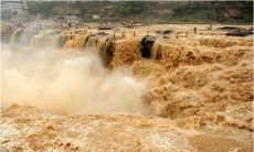 周公解梦梦见涨大水(梦见大水淹路但又能过)