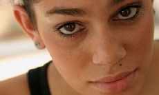 面相十二宫上长痣(面相十二宫详解那代表祖坟)