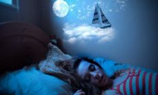 梦见被两条蛇咬是什么意思(梦到两只手同时被蛇咬)