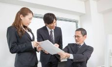 女人事业跟家庭如何选择(女人和事业怎么选择)