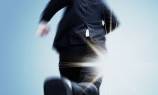 总是梦到被追杀(梦见被追杀逃跑成功)