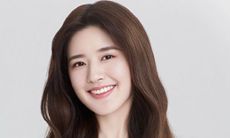 赵露思命理结婚年龄(女人梦见自己骑自行车过河)