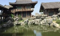 房子住在庙后有什么风水讲究(住房后面有庙风水怎么样)