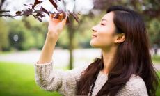 双子座女人的感情弱点(狮子座女生性格特点)