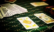 怎么使用塔罗牌占卜情感(塔罗占卜近期感情运势)