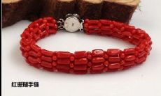 1987年属兔女佩戴饰品(属虎人一生佩戴什么好)