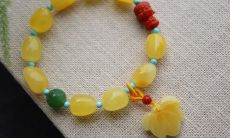 属蛇男人带龙牌有什么好处(属蛇的带龙的吊坠好吗)