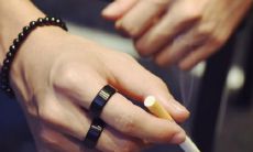 招财进宝的戒指正确戴法男(风水男人戴金戒指旺财吗)