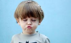 属鸡爱一个人的表现(属鸡男吃醋表现)