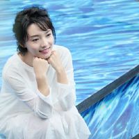 王府越受欢迎，天体黑帮女友