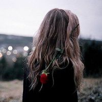 我宁愿唱歌，我并没有主动追求爱的星座。