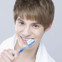 刷牙，我觉得有麻烦，你这么明星男人吗？