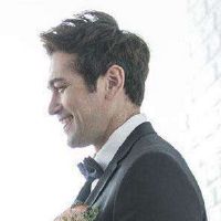 来自妻子男人面孔的特征是什么？