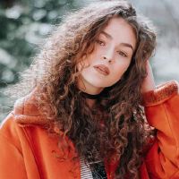 追逐这颗明星是疯狂的，为了追逐明星花了很多星座