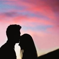 良好地利用幽默与人，也了解4个严格做事的组件