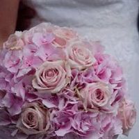 女孩出嫁当天床上布置 需打扫干净整理整齐