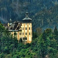 2022年的一个月是哪个月？四月份的精致是什么