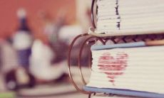 送给女友的八字留言情话，让她感受你的爱意与关注（根据1988年属蛇人的八字，预测2023年运势）