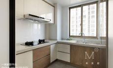 在风水学中，煤气灶应该放在哪个位置以确保家居运势稳定？1984年属鼠的人在2023年的事业发展和爱情生活会有哪些变化？