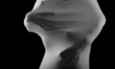 周公解梦：1954年属马五行缺什么，梦见被水鬼缠身的深刻象征含义是什么？