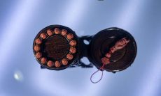 在开光仪式中大师所点的朱砂能否被清洗？以及用于开光的朱砂粉应该如何调配？