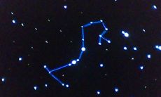 如何确定天蝎座在分月日晋升周期中的月亮星座计算？