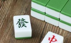 如何通过技巧和心态调整来提升打麻将的运气（打牌手气欠佳如何通过技法和心态来转运）？