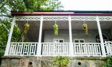 如何布局别墅花园的风水以避免常见的禁忌问题？