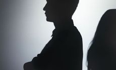 探讨男白羊座和女水瓶座是否适合搭配以及与双子和天秤配对的异同之处