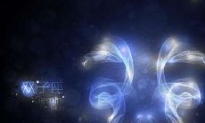 一个深入探究天秤座女生在网上谈恋爱时行为模式的报告，包括她们不太主动的聊天方式，但仍然会回复你的情况