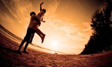 噫！冥冥中注定！男人桃花运浓郁的现象重重：如其多桃花，自当多欢愉？