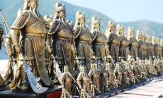 详解没开光的关公：隐藏在神灵背后的文化内涵与尊重信仰的态度（未开光的关公像是否应该被视作普通的物品来处理？）