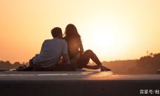 如何追求摩羯座男生？揭秘摩羯座男喜欢你的暗示！