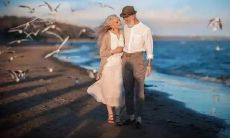 梦见搂着别人大哭（有带着前世记忆转世的人吗）